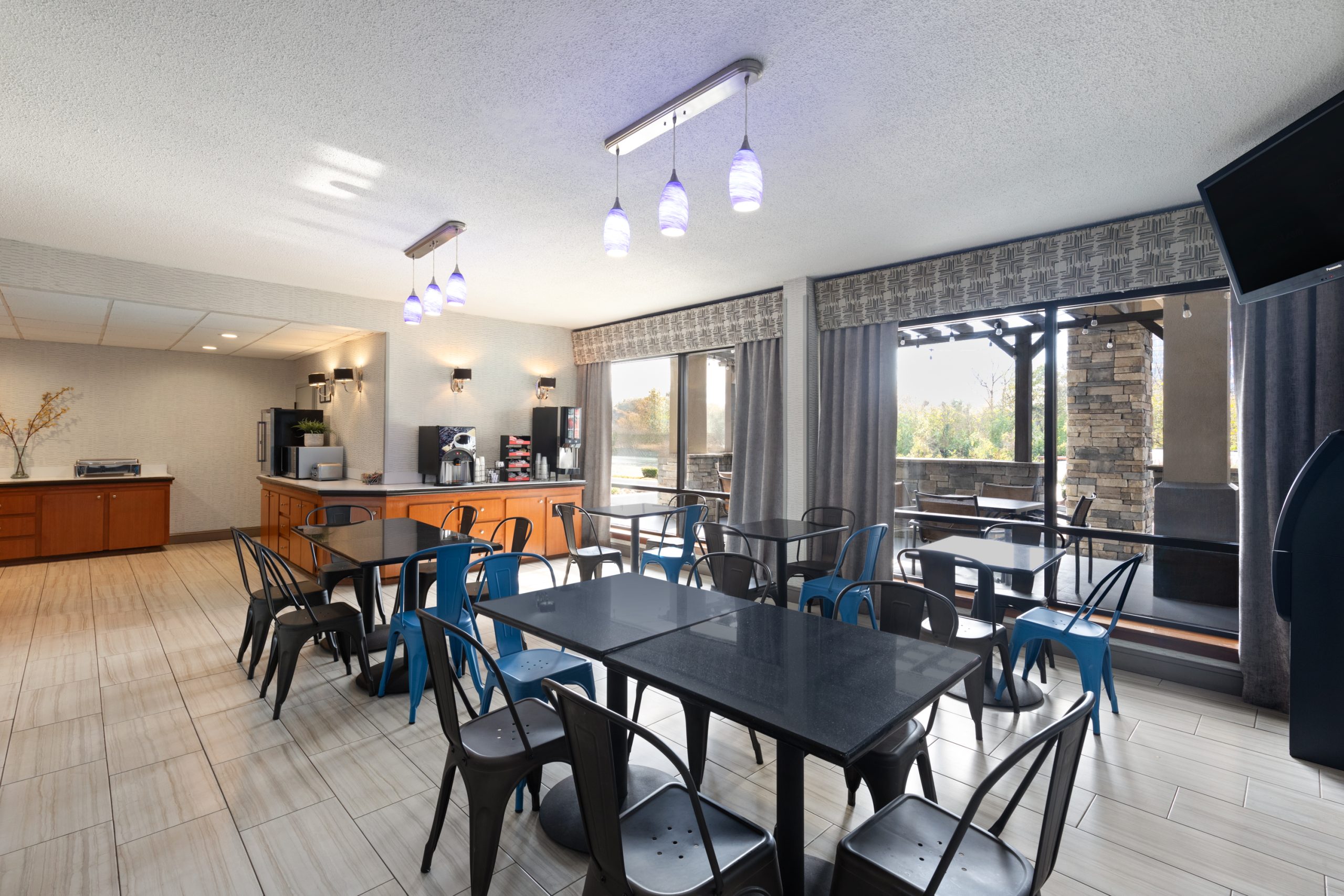 Baymont Nashville Airport Lobby